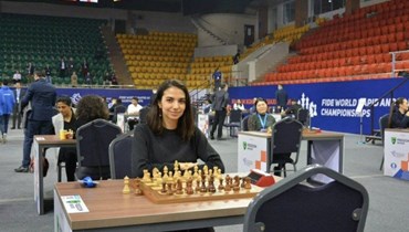 لاعبة الشطرنج الإيرانية سارة خادم,