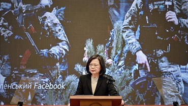 رئيسة تايوان تساي إنغ وين تتكلم خلال مؤتمر صحافي في تايبيه (27 ك1 2022، أ ف ب).