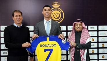 رونالدو مع رئيس النصر والمدرب