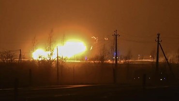 حريق مشتعل بعد انفجار بخط أنابيب غاز قرب باسفاليس شمال ليتوانيا (13 ك2 2023، أ ب). 