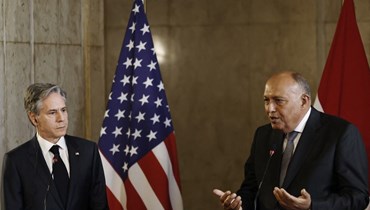وزير الخارجية الأميركي أنتوني بلينكين ووزير الخارجية المصري سامح شكري خلال مؤتمر صحافي في القاهرة (أ ف ب).