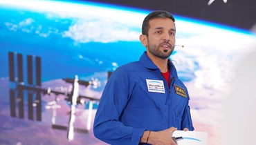  النيادي خلال تقديم أول مهمة طويلة الأمد لرواد الفضاء العرب (2 شباط 2023- مركز محمد بن راشد للفضاء). 