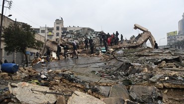 من آثار الزلزال على مدينة حلب (أ ف ب).