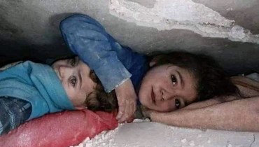 مشاهد ذعر و"نهاية العالم"... حصيلة الزلزال في تركيا وسوريا تتجاوز الخمسة آلاف قتيل (صور)