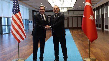 لقاء بين وزيرَي الخارجية الأميركي أنتوني بلينكن والتركي مولود جاويش أوغلو في أنقرة (أ ف ب).