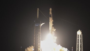 مركبة الإطلاق "سبيس إكس"، التي تتكون من صاروخ "فالكون 9" (أ ف ب). 