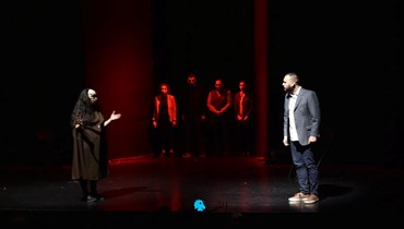 مسرحية آمنة مش سالكة في مسرح دوار الشمس. (تصوير حسام شبارو)
