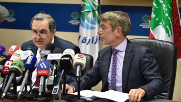 الوزير وليد فياض والمدير العام لمؤسسة "كهرباء لبنان" (حسام شبارو).