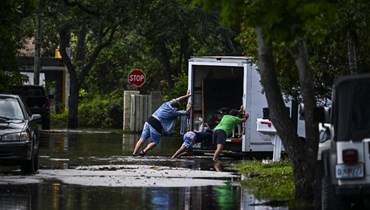 أطار غريزة في فلوريدا أدّت إلى فيضانات.