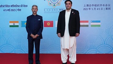 جايشانكار  (إلى اليسار) ونظيره الباكستاني زرداري خلال اجتماع لمجلس وزراء خارجية منظمة شنغهاي للتعاون في بينوليم (5 أيار 2023، أ ف ب).