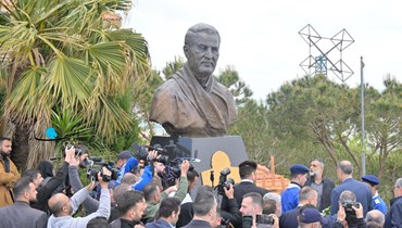 تمثال قائد "فيلق القدس" السابق قاسم سليماني في "حديقة إيران" في بلدة مارون الراس الحدودية (نبيل اسماعيل).