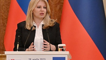 كابوتوفا تتكلم خلال مؤتمر صحافي مشترك مع زيلينسكي وبافيل (ليسا في الصورة) في كييف (28 نيسان 2023، أ ف ب).