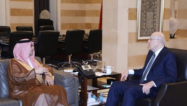 رئيس الحكومة نجيب ميقاتي والسفير السعودي في لبنان. 