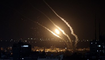  إطلاق صواريخ من مدينة غزة باتجاه إسرائيل (أ ف ب). 