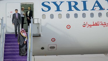 لحظة وصول الرئيس السوري بشار الأسد إلى مطار جدّة (أ ف ب).