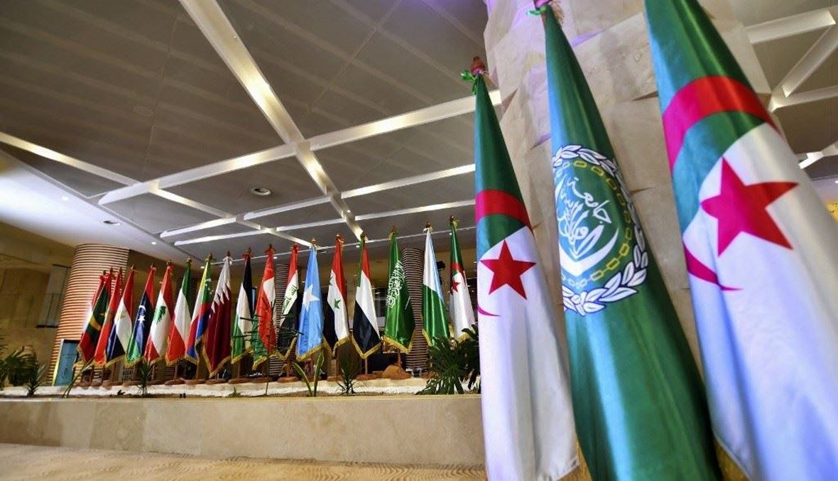 أعلام الدول العربية في القمة العربية في الجزائر (أ ف ب).