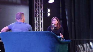 رئيسة "مجموعة النهار الإعلامية" نايلة تويني خلال لقاء ضمن "بودكاست مع نايلة" في "Forum de Beyrouth" (مارك فياض).
