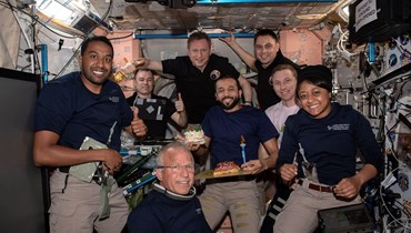 سلطان النيادي يحتفل بعيد ميلاده في الفضاء.
