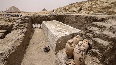 اكتشاف ورشتَي تحنيط ومقبرتَين بمنطقة آثار سقارة في مصر (أ ف ب).