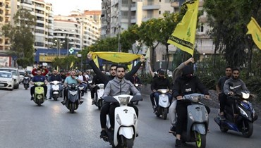 مناصرو "حزب الله" على الدرّاجات النارية.