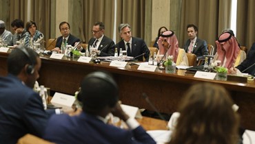 اجتماع للتحالف بقيادة الولايات المتحدة في الرياض. (أ ف ب)