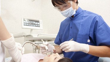 علاج ثوري قد يسمح للأسنان بالنمو مجدداً. 