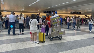 مسافرون عبر مطار بيروت (حسام شبارو).