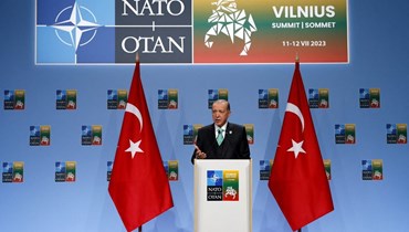 إردوغان في قمّة الناتو (أ ف ب).