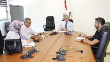 وفد الهلال الأحمر القطري يلتقي وزير الصحة.