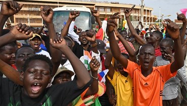 أنصار للمجلس الوطني لحماية الوطن في النيجر يتظاهرون في نيامي (6 آب 2023، أ ف ب).