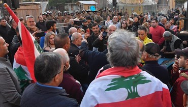 مخافة "افتراق اللبنانيّين": المُعضلة طائفيّة أو اللادولة؟