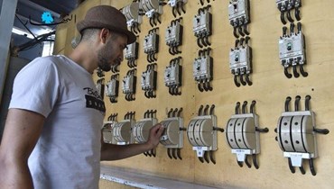 مع تمسّك "كهرباء لبنان" بتعرفتها... صناعيّون يرفعون الصوت وهجرة متواصلة للمشتركين