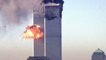 لقطة من مقطع فيديو انتشر عقب هجوم 11 أيلول، تُظهر لحظة اصطدام الطائرة بالبرج الثاني لمركز التجارة العالمي (أ ف ب).