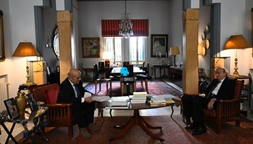 النائب السابق وليد جنبلاط والموفد الفرنسيّ الرئاسيّ جان ايف لودريان (حسام شبارو)