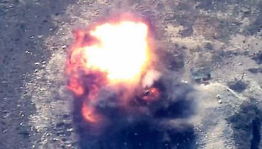 لقطة من فيديو نشرته وزارة الدفاع الأذربيجانية في 19 أيلول 2023، يظهر انفجارا في منطقة جبلية تدّعي باكو انه "تدمير مواقع" يستخدمها الأرمن في منطقة ناغورنو- كراباخ (أ ف ب).