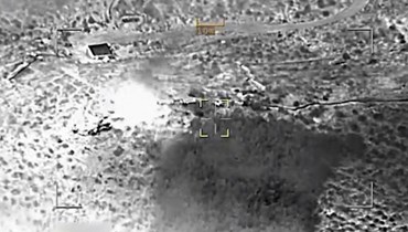 لقطة من فيديو نشرته وزارة الدفاع الأذربيجانية في 19 أيلول 2023، يظهر انفجارا في منطقة جبلية تدّعي باكو انه "تدمير مواقع" يستخدمها الأرمن في منطقة ناغورنو- كراباخ (أ ف ب).