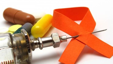يطرح وباء نقص المناعة المكتسبة / الإيدز مشاكل صحيّة وإنسانيّة في عصرنا الحالي