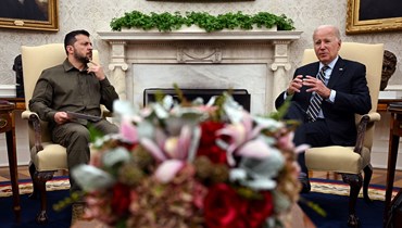الرئيس الأميركي جو بايدن ونظيره الأوكراني فولوديمير زيلينسكي في المكتب البيضاوي بالبيت الأبيض، واشنطن (21 أيلول 2023 - أ ف ب).