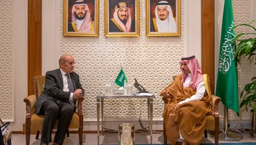وزير الخارجية السعودي الأمير فيصل بن فرحان يستقبل المبعوث الخاص للرئيس الفرنسي إلى لبنان جان إيف لودريان.