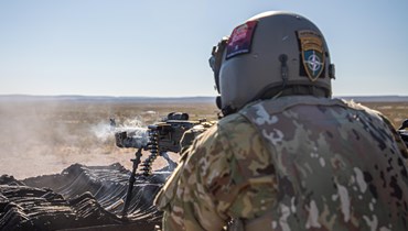 جندي يشارك في تمرين بالذخيرة الحية (23 ت1 2023، الجيش الاميركي). 