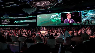 كوشنر ورئيس الوزراء الإيطالي السابق ماتيو رينزي يشاركان في حلقة نقاش في المؤتمر السنوي لمبادرة مستقبل الاستثمار في الرياض (25 ت1 2023، أ ف ب). 
