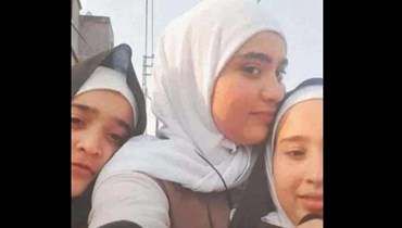 الشقيقات الثلاث اللواتي سقطن في عيتانا من جراء غارة إسرائيلية على سيارة كانت تقلهن مع والدتهن (جريحة) وجدتهن التي خسرت حياتها أيضاً. 