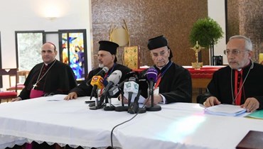 الراعي في الدورة العاديّة الـ56 لمجلس البطاركة والأساقفة الكاثوليك في فتقا، في حضور السفير البابوي المونسنيور باولو بورجيا (النهار).