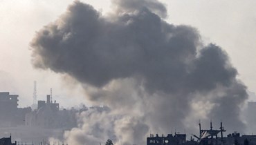 دخان يتصاعد خلال قصف إسرائيلي على قطاع غزة (8 ت2 2023، أ ف ب).