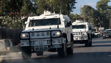 دورية لقوات "اليونيفيل" على طريق صور الناقورة (أحمد منتش).