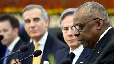 أوستن (الى اليمين) يتكلم خلال الحوار الوزاري الهندي الأميركي "2 + 2" في سوشما سواراج بهافان في نيودلهي (10 ت2 2023، أ ف ب).