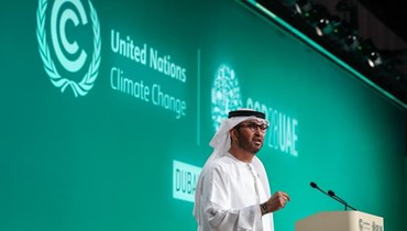 رئيس "COP28" سلطان أحمد الجابر يتحدّث خلال المؤتمر الصحافي الافتتاحي لقمة الأمم المتحدة للمناخ في دبي (30 تشرين الثاني 2023).