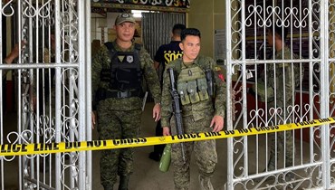 الشرطة الفيليبينية تحقق في التفجير الذي استهدف قداساً. (أ ف ب)
