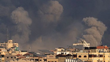 دخان يتصاعد في سماء غزة. (أ ف ب)
