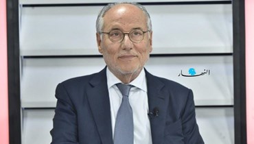 الوزير عباس الحلبي (حسام شبارو).